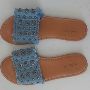 American eagle slide  sandal  denim and metal  flower  embellishment  size8